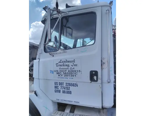 FREIGHTLINER FLC112 DOOR ASSEMBLY, FRONT