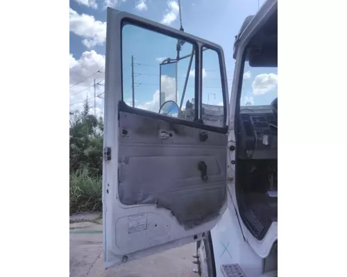 FREIGHTLINER FLC112 DOOR ASSEMBLY, FRONT