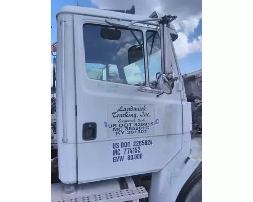 FREIGHTLINER FLC112 DOOR ASSEMBLY, FRONT