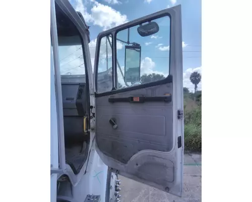 FREIGHTLINER FLC112 DOOR ASSEMBLY, FRONT