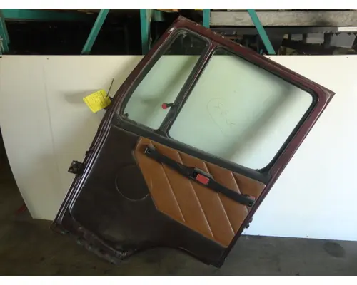 FREIGHTLINER FLC112 DOOR ASSEMBLY, FRONT