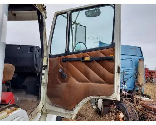 FREIGHTLINER FLC112 DOOR ASSEMBLY, FRONT