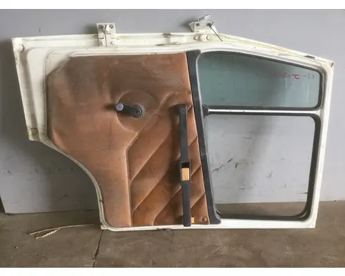 FREIGHTLINER FLC112 DOOR ASSEMBLY, FRONT