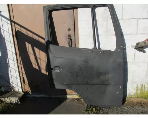 FREIGHTLINER FLC112 Door Assembly, Front