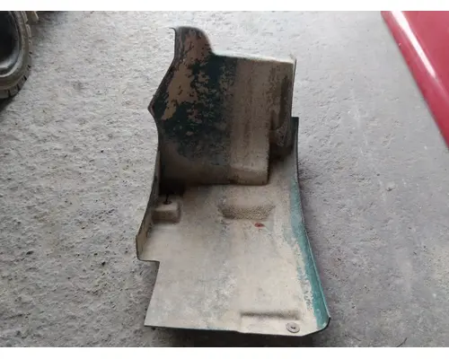FREIGHTLINER FLC112 FENDER EXTENSION