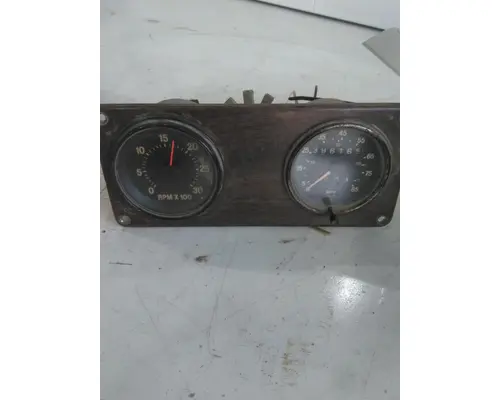 FREIGHTLINER FLC112 GAUGE CLUSTER