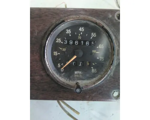 FREIGHTLINER FLC112 GAUGE CLUSTER