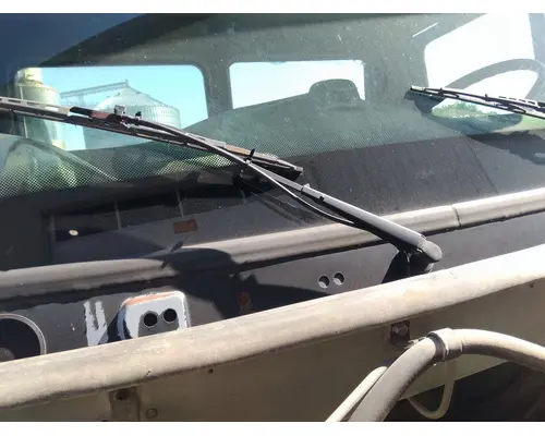 FREIGHTLINER FLC112 WINDSHIELD WIPER ARM