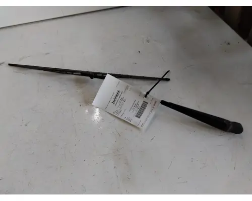 FREIGHTLINER FLC112 WINDSHIELD WIPER ARM