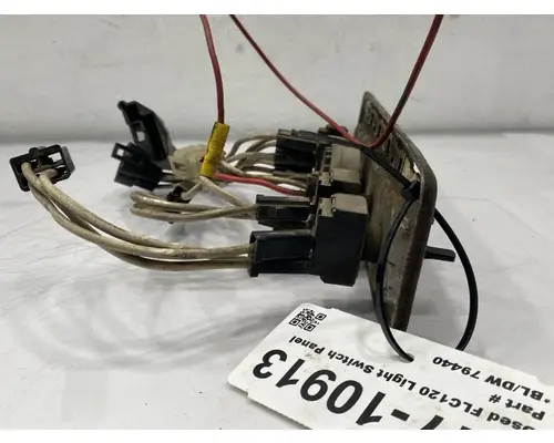 FREIGHTLINER FLC120 Dash  Console Switch