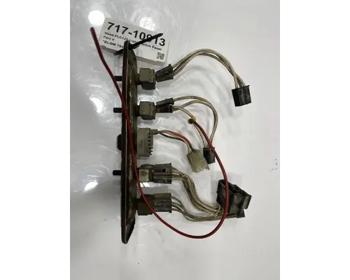 FREIGHTLINER FLC120 Dash  Console Switch