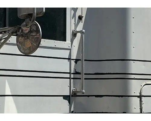 FREIGHTLINER FLC Body Parts, Misc.