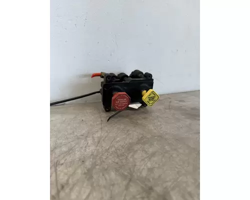 FREIGHTLINER FLC Brake Proportioning Valve