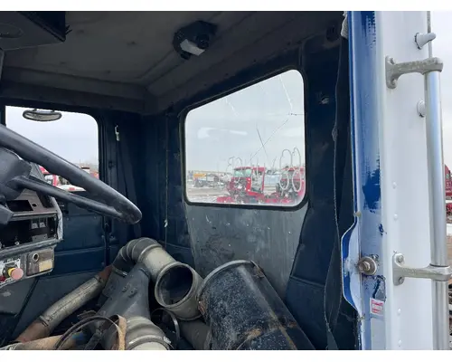 FREIGHTLINER FLC Cab Assembly