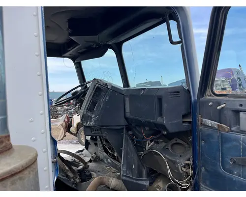 FREIGHTLINER FLC Cab Assembly