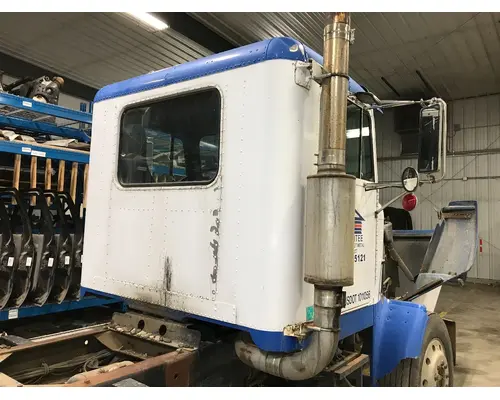 FREIGHTLINER FLC Cab Assembly