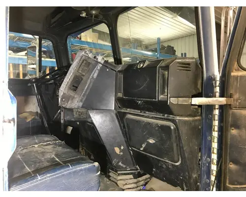 FREIGHTLINER FLC Cab Assembly