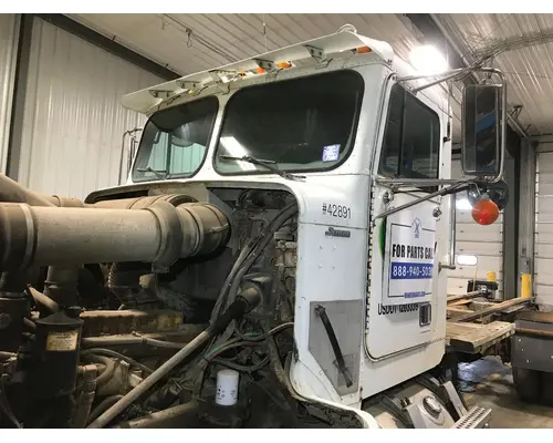 FREIGHTLINER FLC Cab Assembly
