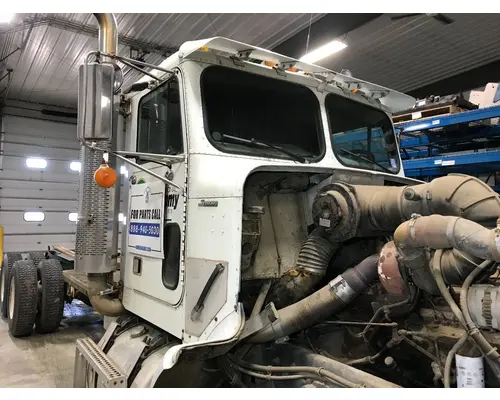 FREIGHTLINER FLC Cab Assembly