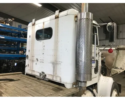 FREIGHTLINER FLC Cab Assembly