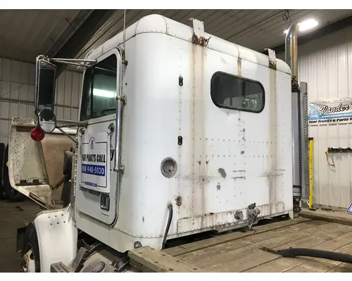 FREIGHTLINER FLC Cab Assembly