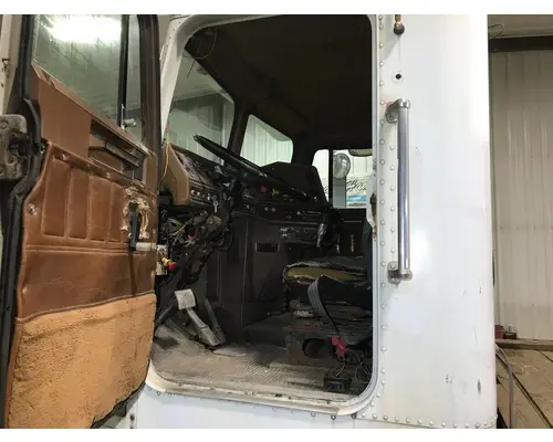FREIGHTLINER FLC Cab Assembly