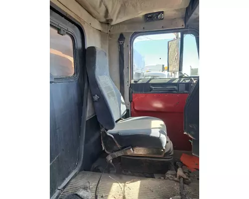 FREIGHTLINER FLC Cab