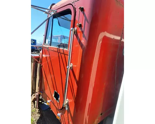 FREIGHTLINER FLC Cab