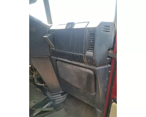 FREIGHTLINER FLC Cab
