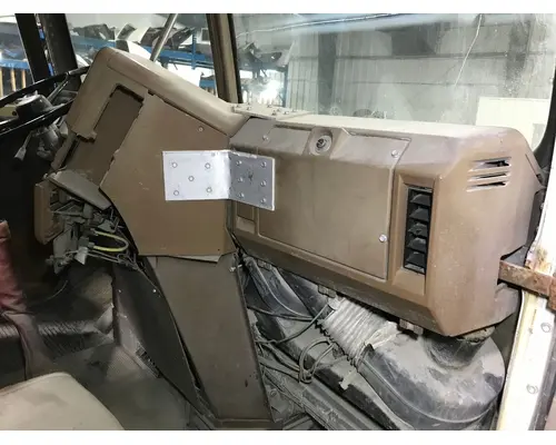 FREIGHTLINER FLC Dash Assembly