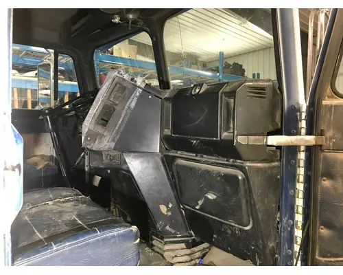 FREIGHTLINER FLC Dash Assembly