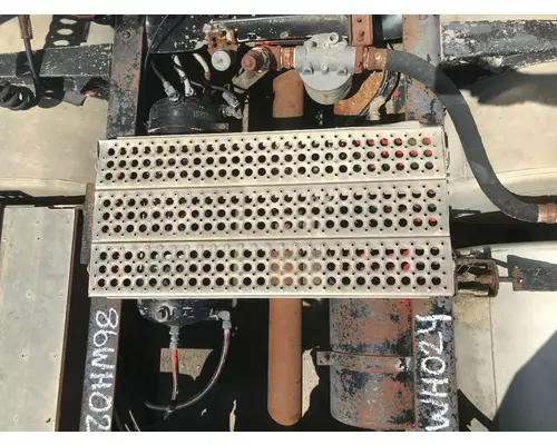 FREIGHTLINER FLC Deckplate