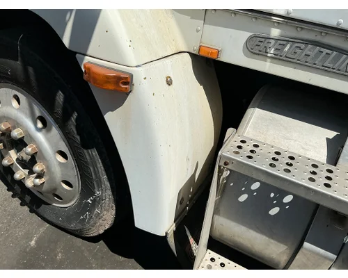 FREIGHTLINER FLC Fender Extension