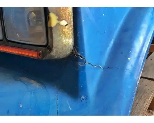 FREIGHTLINER FLC Hood