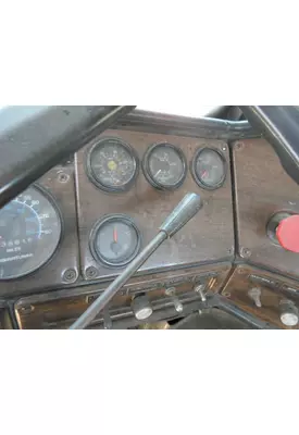 FREIGHTLINER FLC Instrument Cluster