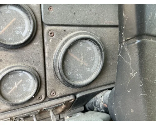 FREIGHTLINER FLC Instrument Cluster