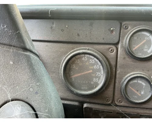 FREIGHTLINER FLC Instrument Cluster