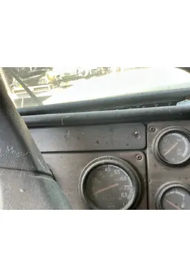 FREIGHTLINER FLC Instrument Cluster