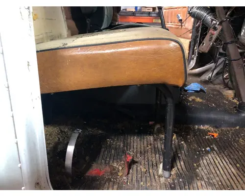 FREIGHTLINER FLC Seat (non-Suspension)