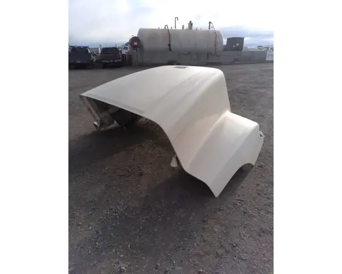 FREIGHTLINER FLD 112 HOOD