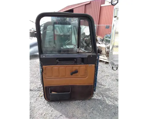 FREIGHTLINER FLD 120 DOOR-FRONT