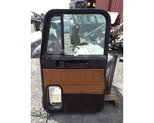 FREIGHTLINER FLD 120 DOOR-FRONT