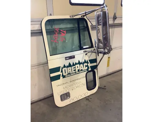 FREIGHTLINER FLD 120 DOOR-FRONT