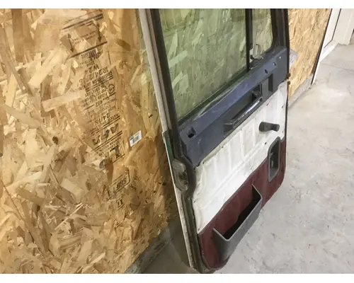 FREIGHTLINER FLD 120 DOOR-FRONT