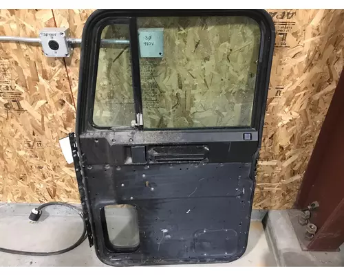 FREIGHTLINER FLD 120 Door Assembly, Front