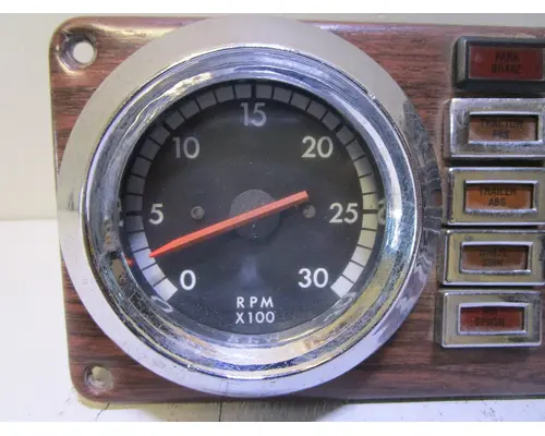 FREIGHTLINER FLD_A22-38915 Tachometer