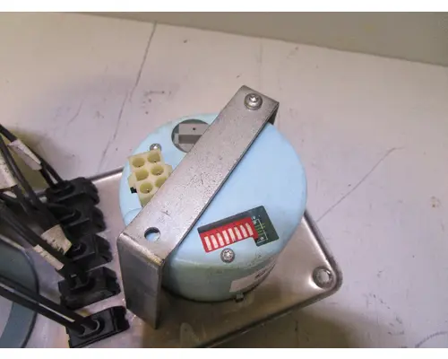 FREIGHTLINER FLD_A22-38915 Tachometer