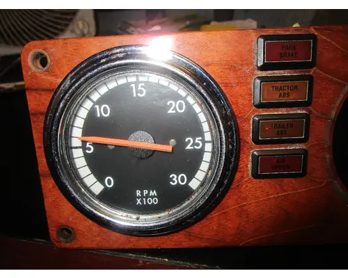 FREIGHTLINER FLD_A22-39577-000 Tachometer