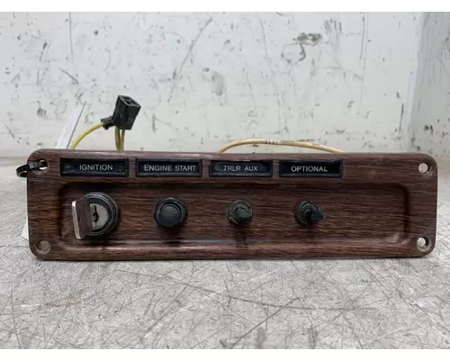 FREIGHTLINER FLD SD Dash  Console Switch