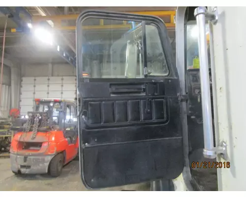 FREIGHTLINER FLD112 SD DOOR ASSEMBLY, FRONT